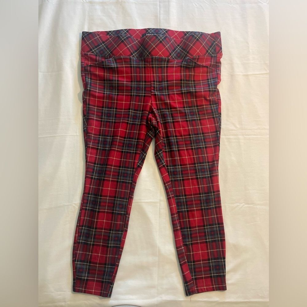 Torrid Women's Red Plaid Pixie Ankle Stretch Capri Pants Size 3R